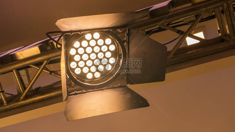 免开槽线条灯安装费用多少钱